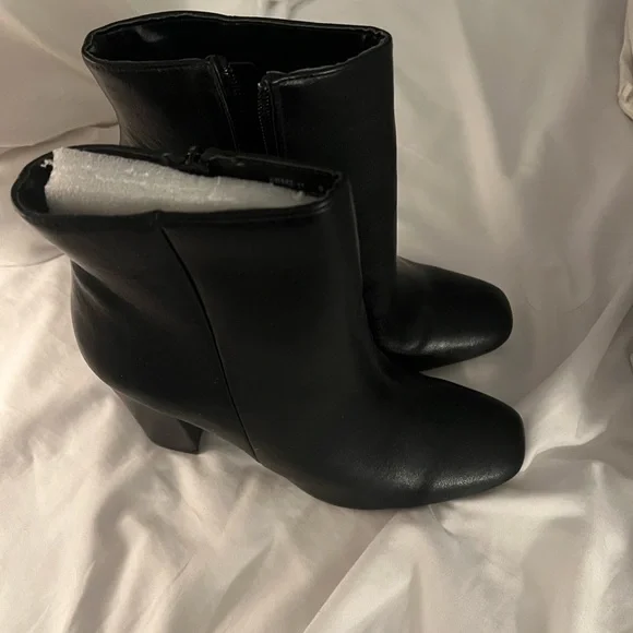 VICI women's size 9 black heeled boots - Picture 2 of 6